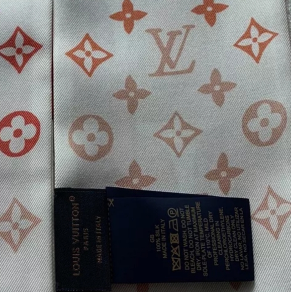 Louis Vuitton Silk My LV luggage tag printed scarf ❤️🧡💛🩷❤️🧡💛🩷 - Picture 9 of 9
